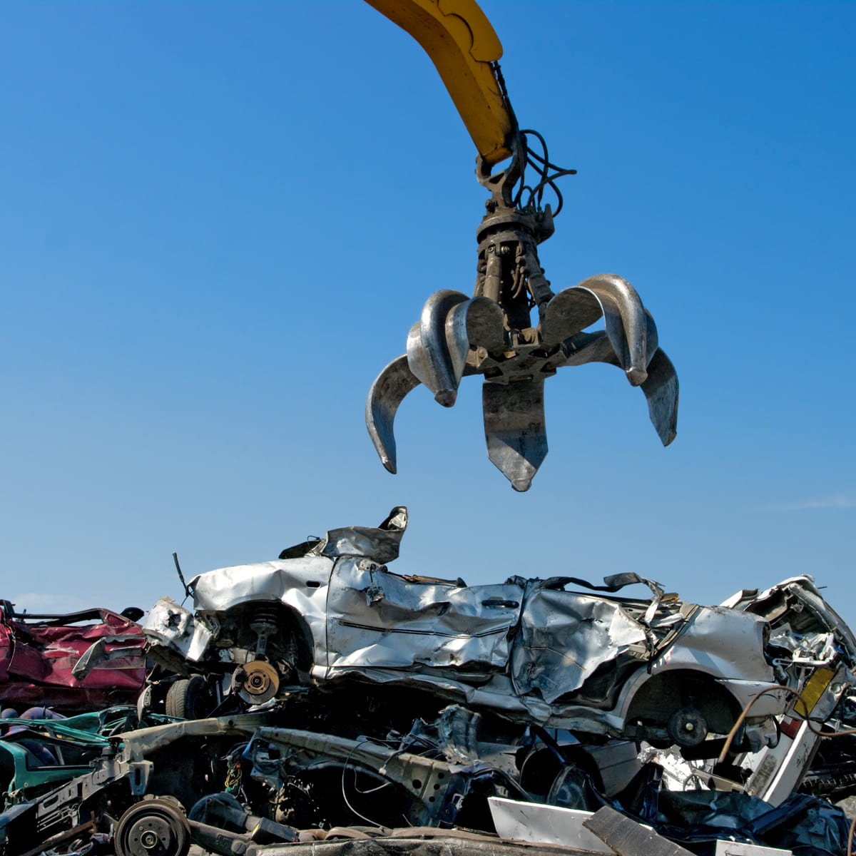 Aci Frattocchie si occupa di rendere semplice e veloce la rottamazione auto e moto